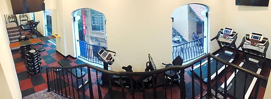 Fairway Colombo - Sri Lanka's First Hotel With Robot Technology