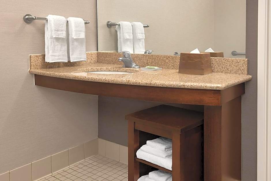 Courtyard by Marriott Syracuse Downtown at Armory Square