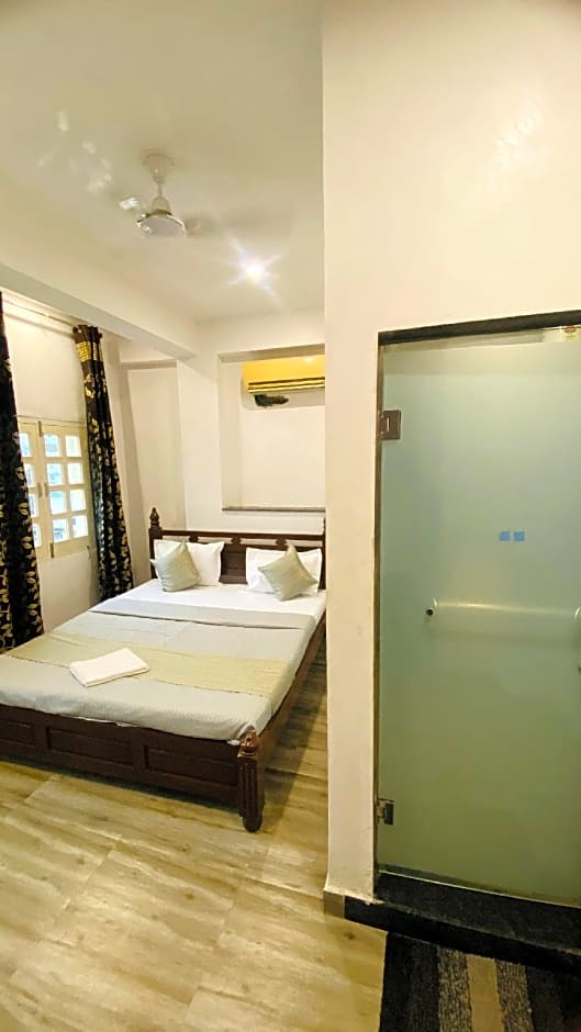 MOON FLOWER GUEST HOUSE