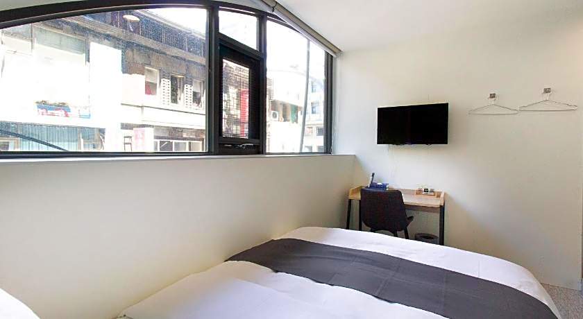 T.O.Hotel-Main Station