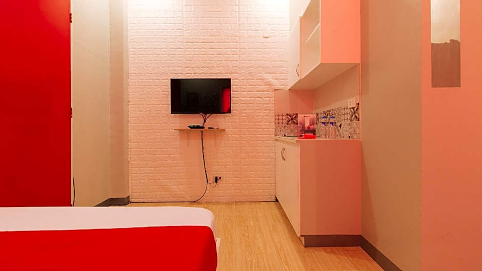 RedDoorz near Christ the King Medical Center