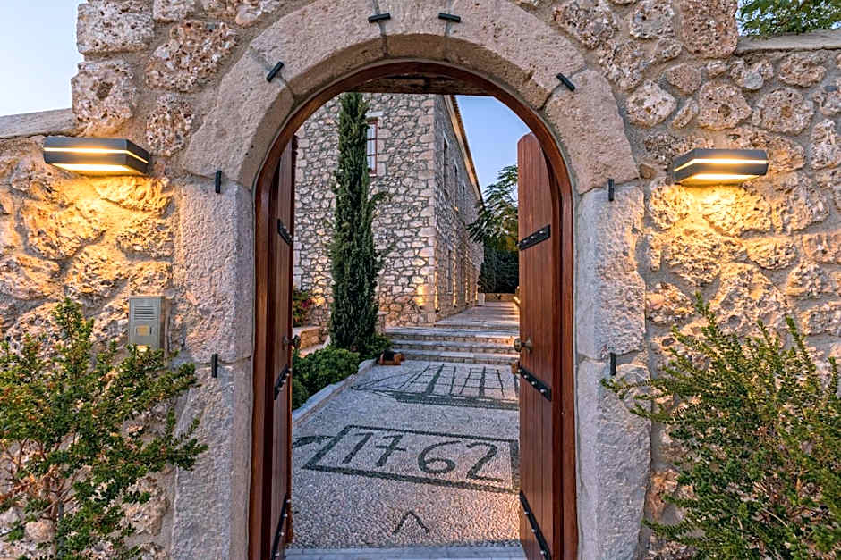 Mare Monte Luxury Suites