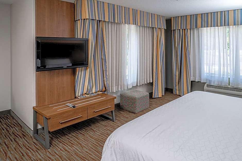 Holiday Inn Express and Suites Pikeville By IHG