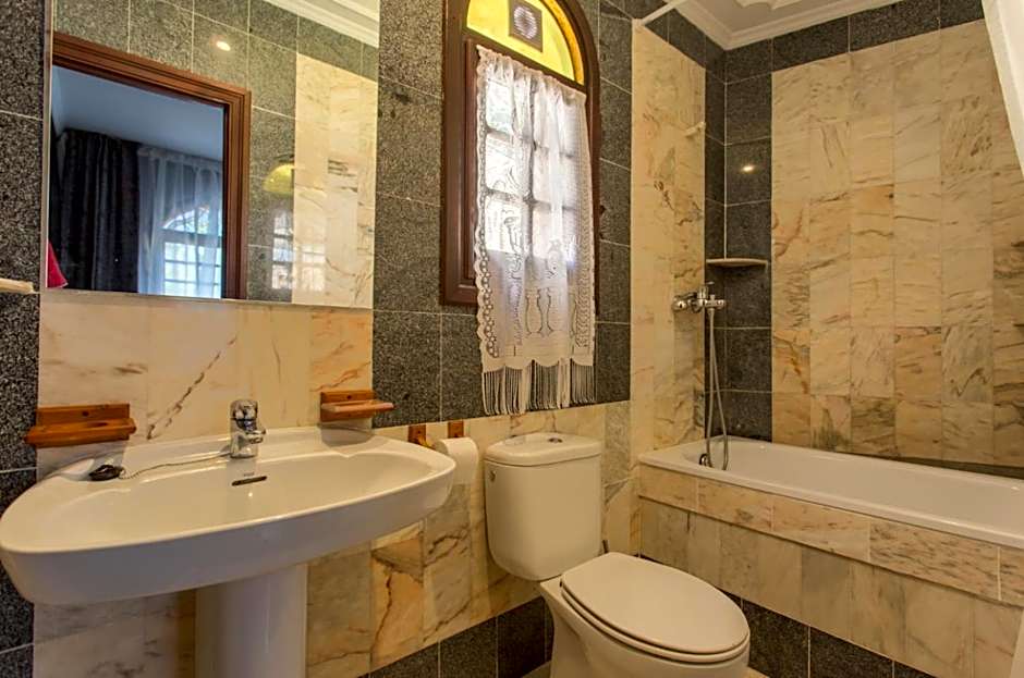 Apartamentos Gaudi Style