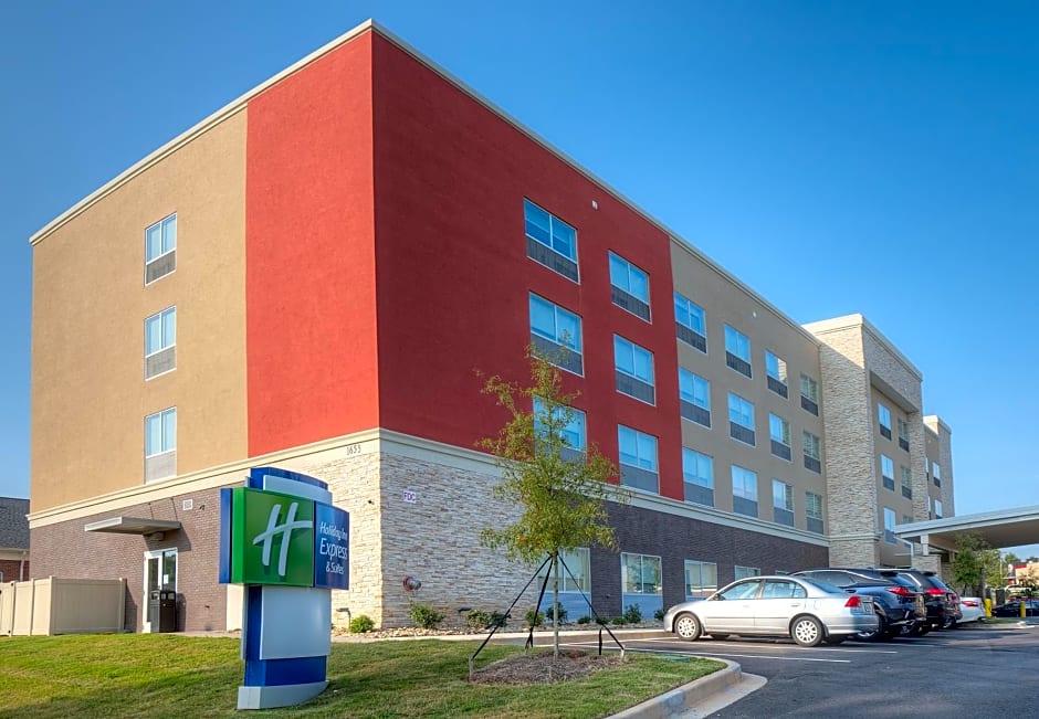 Holiday Inn Express & Suites - Fort Mill
