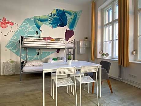 Bunk bed in Female Dormitory Room (6 Adults)