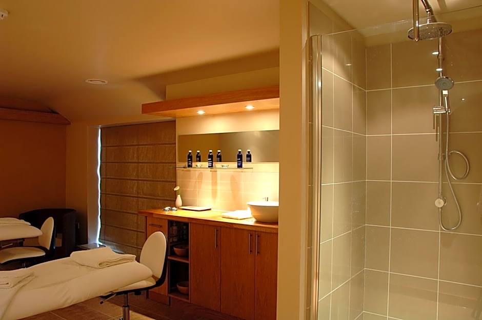 Knights Hill Hotel & Spa