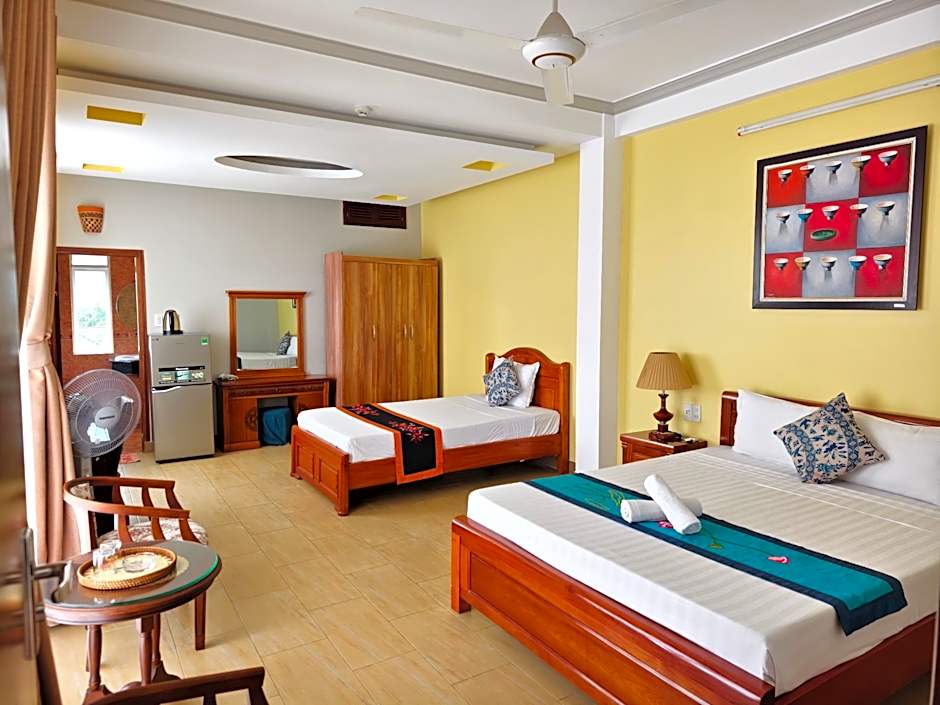 Sunny C Hotel