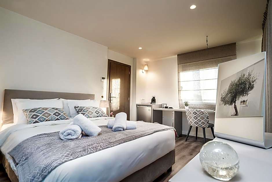 Urban Nest - Suites & Apartments