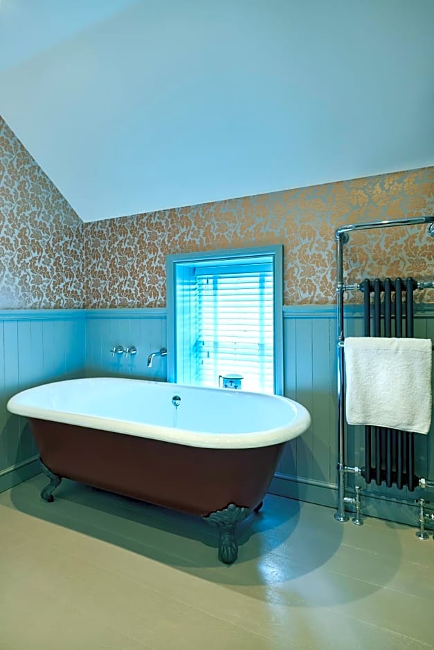 Monkstadt 1745 Restaurant with Rooms