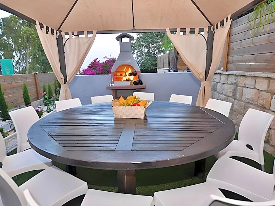 Azulat Even Hen Lodge