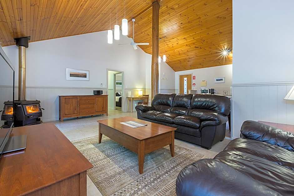 Photo 1 of 33 of Bushy Lake Chalets