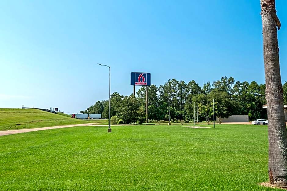 Studio 6 Hammond, LA I12 I55