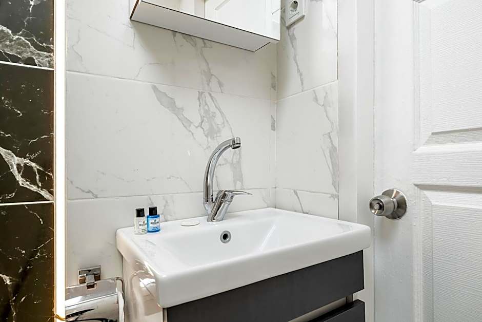 AYKA APART SUiTES OLD CITY