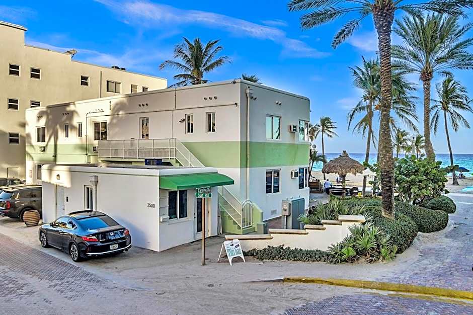 Walkabout 8 Tower Suite with Panoramic Ocean Views