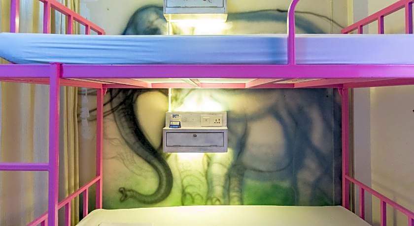 Baan Kamala Backpacker