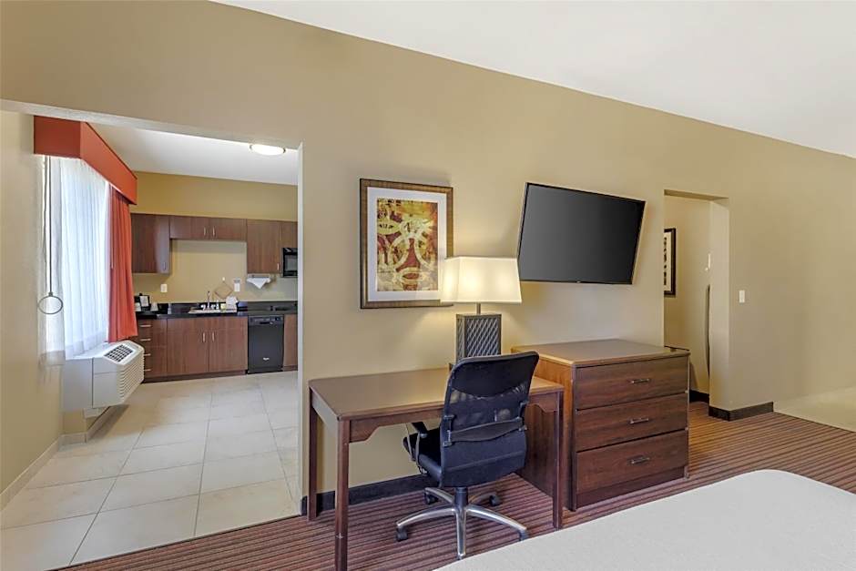 Best Western Plus Hudson Hotel & Suites