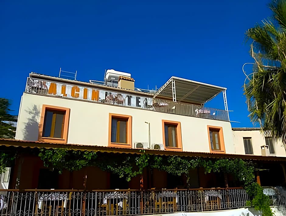 Yalcin Hotel