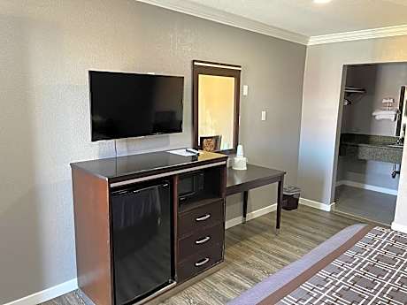 Queen Room - Disability Access