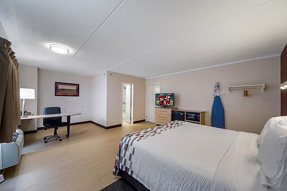 Photo 1 of 4 of Larger Superior 1 King Bed