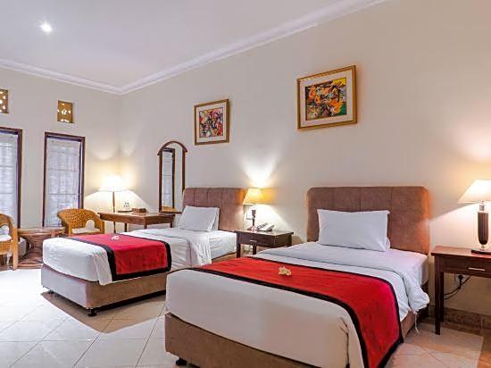 Super OYO Townhouse Oak Maxi Hotel Legian