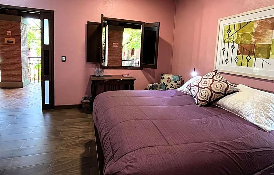 Hotel Siglo XVII Art Gallery