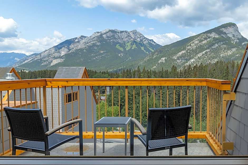 Hotel Canoe and Suites