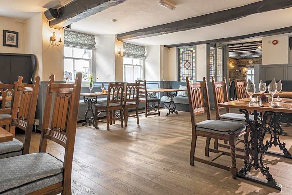 The Cromwell Arms Inn