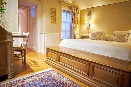 Standard Large room on the ground floor (No View)