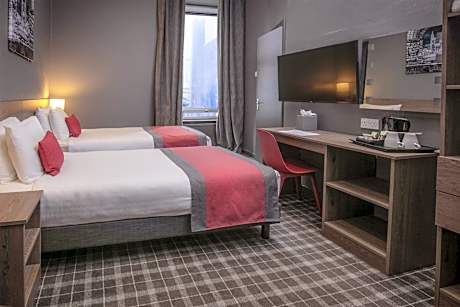 Standard Twin Room - Non-Smoking