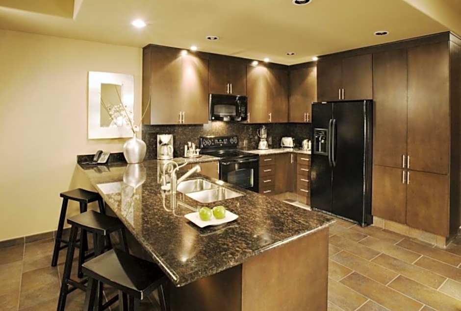 3 Br CONDO AVAILABLE IN LAS PALOMAS SANDY BEACH