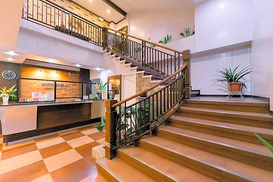 Madonna Hometel and Suites