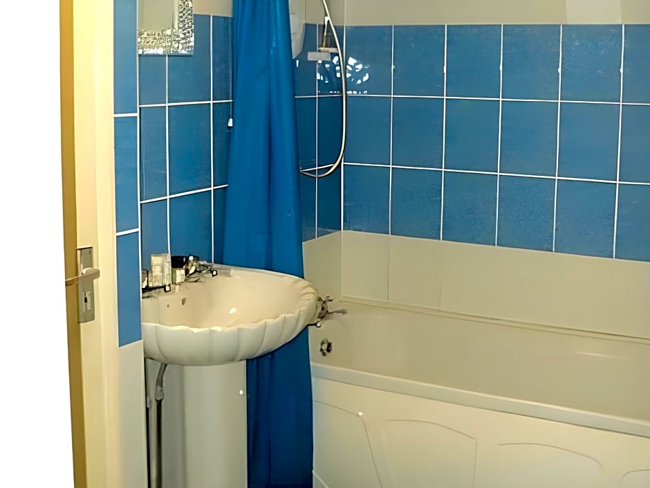 Three Horseshoes Inn