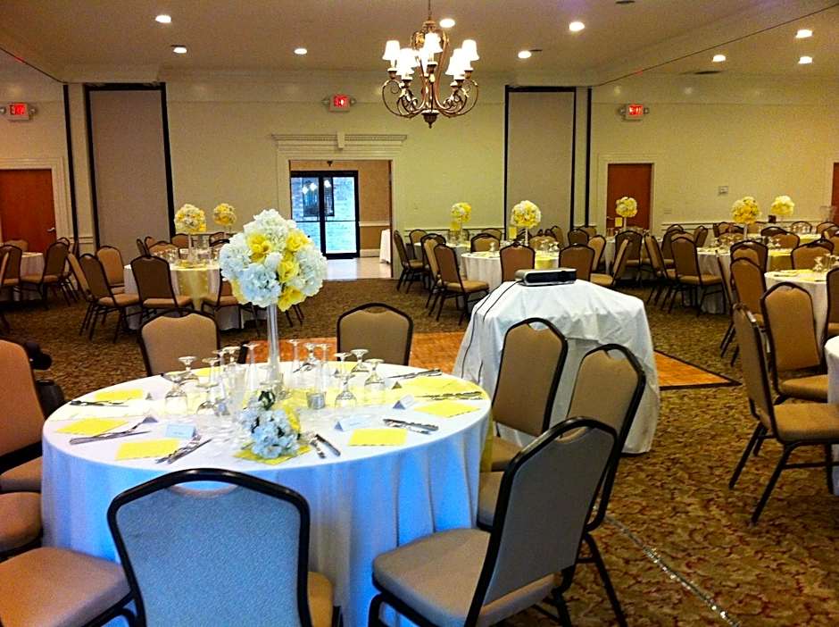 Ramada Limited Mount Sterling