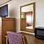 First Inn By OYO Quinter Hwy 70