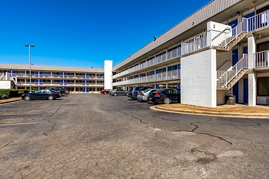 Motel 6-Little Rock, AR - West