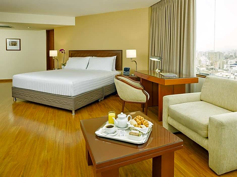 Hotel Estelar Miraflores