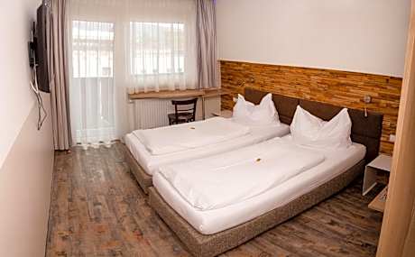Deluxe Double or Twin Room with Balcony
