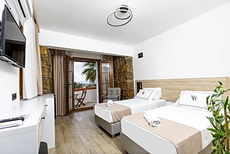 Deluxe Double Room with Sea View