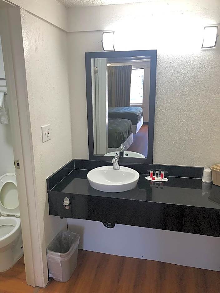 Super 8 by Wyndham Asheville/Biltmore