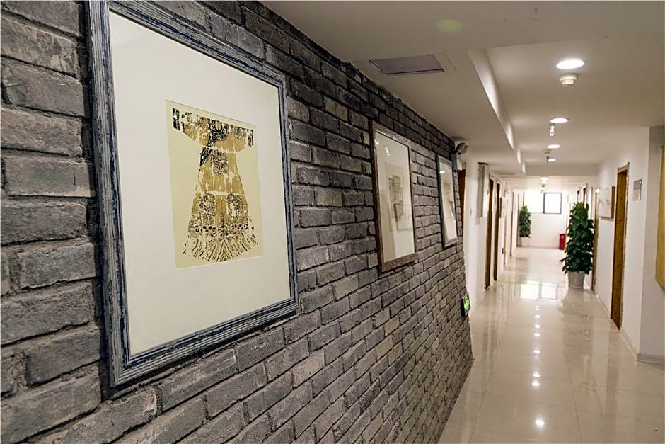 Xi'An Busy Hotel Bell Tower City Wall