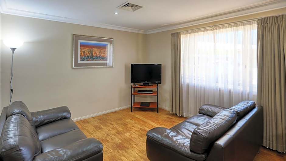 Edward Parry Motel and Apartments