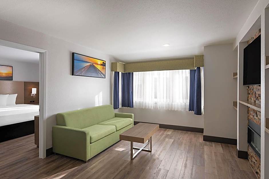 Days Inn by Wyndham Monterey Downtown