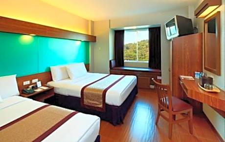 Queen Room with Two Queen Beds - Non-Smoking