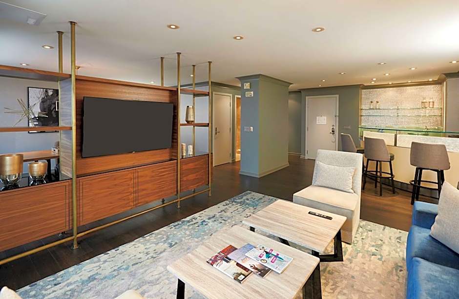 The Lofton Hotel Minneapolis, Tapestry Collection by Hilton