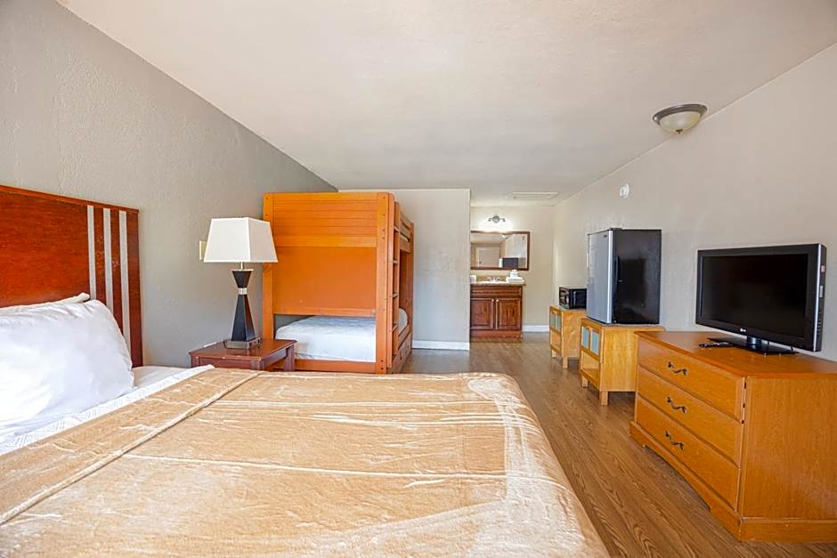 Liberty Garden Inn by OYO Kissimmee near Disney World