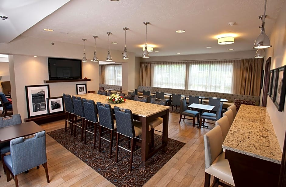Hampton Inn by Hilton Concord/Bow