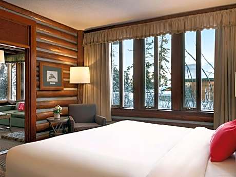 Two-Bedroom King/Queen Suite