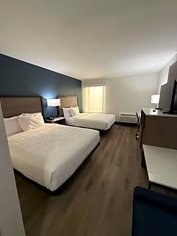 Queen Room with Two Queen Beds, Mobility Access and Roll-In shower, Non-Smoking