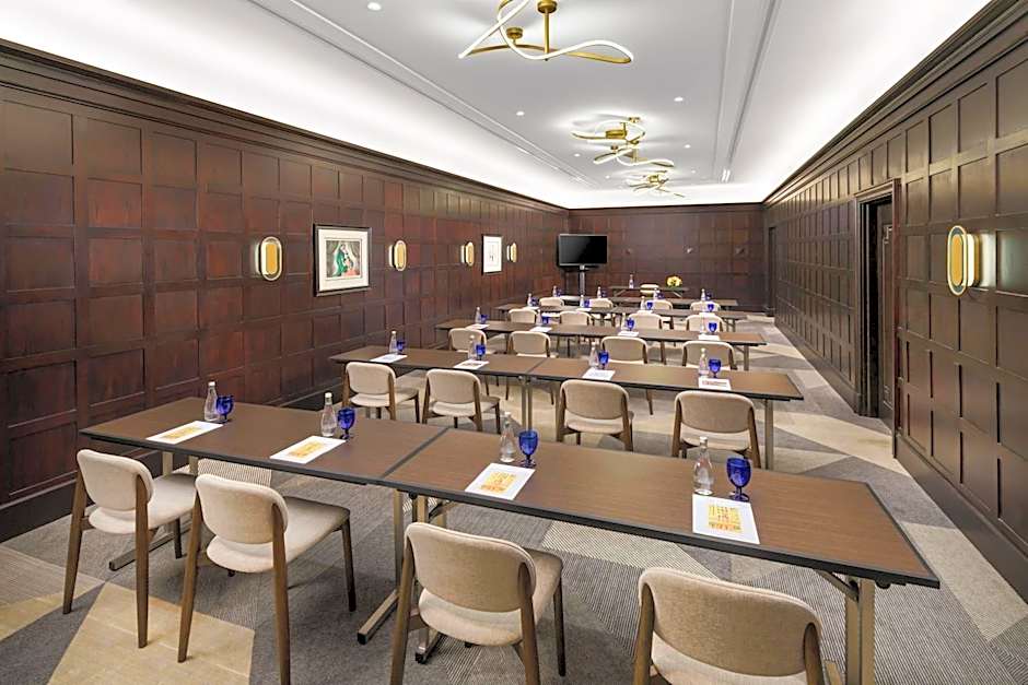 The Algonquin Hotel Times Square, Autograph Collection by Marriott